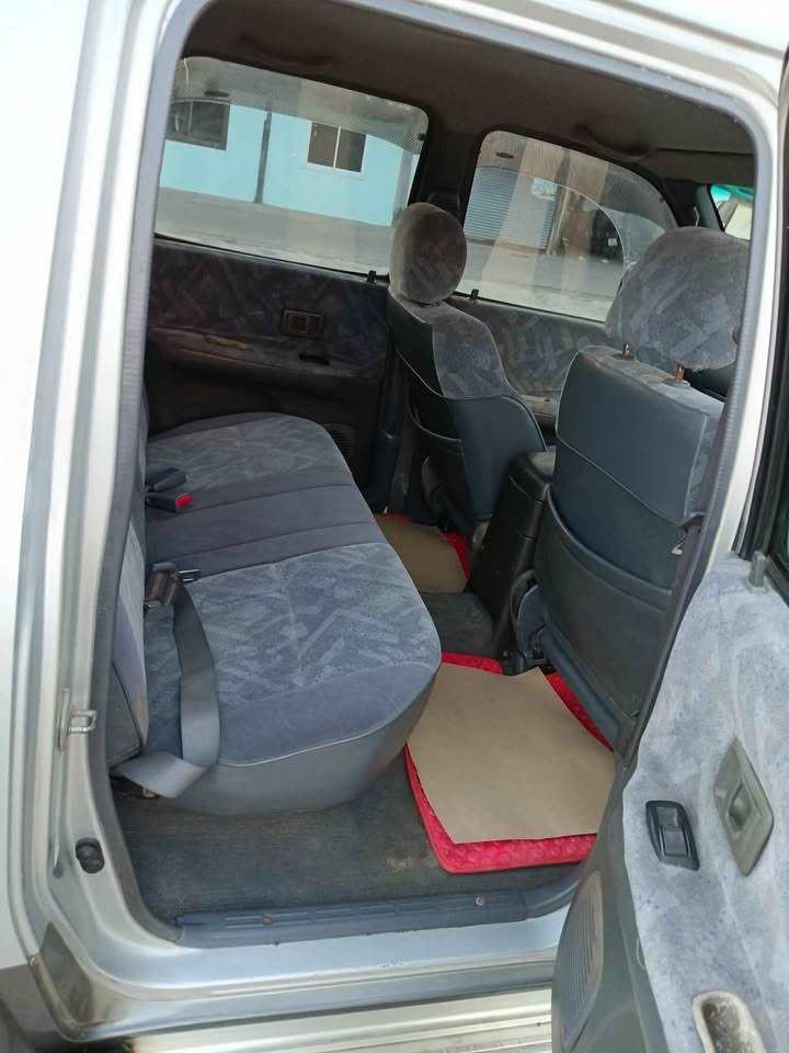 Car image 8